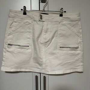 Forever 21 White Denim Mini Skirt With Zipper Pockets 1X
